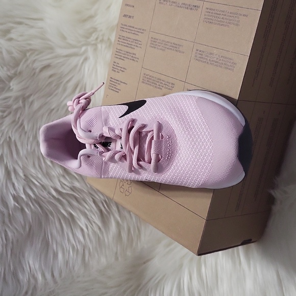 New nike - Picture 5 of 6